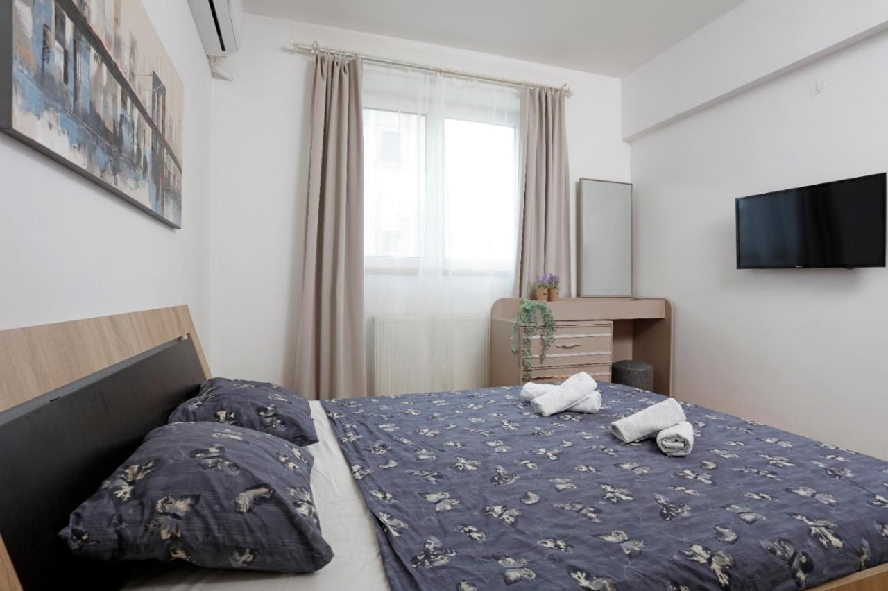 Rico'S 3 Bedroom City Center Apartment 布加勒斯特 外观 照片
