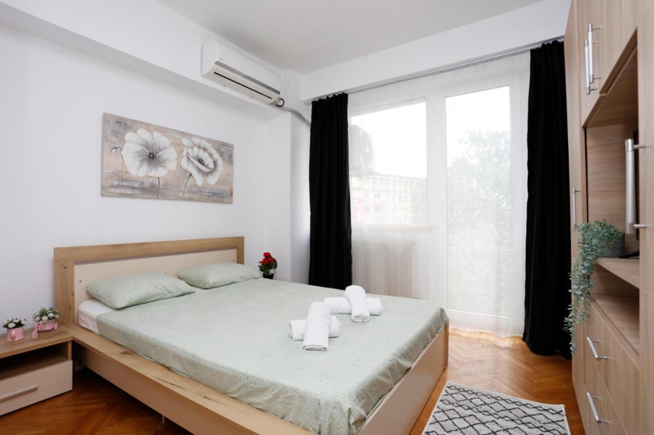 Rico'S 3 Bedroom City Center Apartment 布加勒斯特 外观 照片